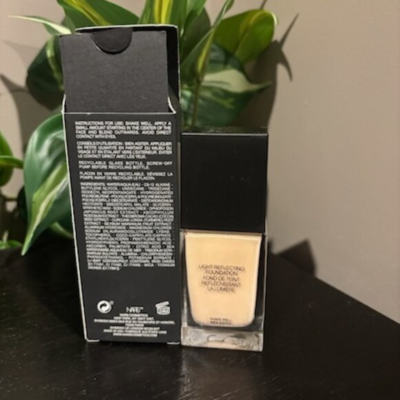 NARS Light Reflecting Foundation | SHADE SIBERIA LIGHT 0 - Picture 3 of 4